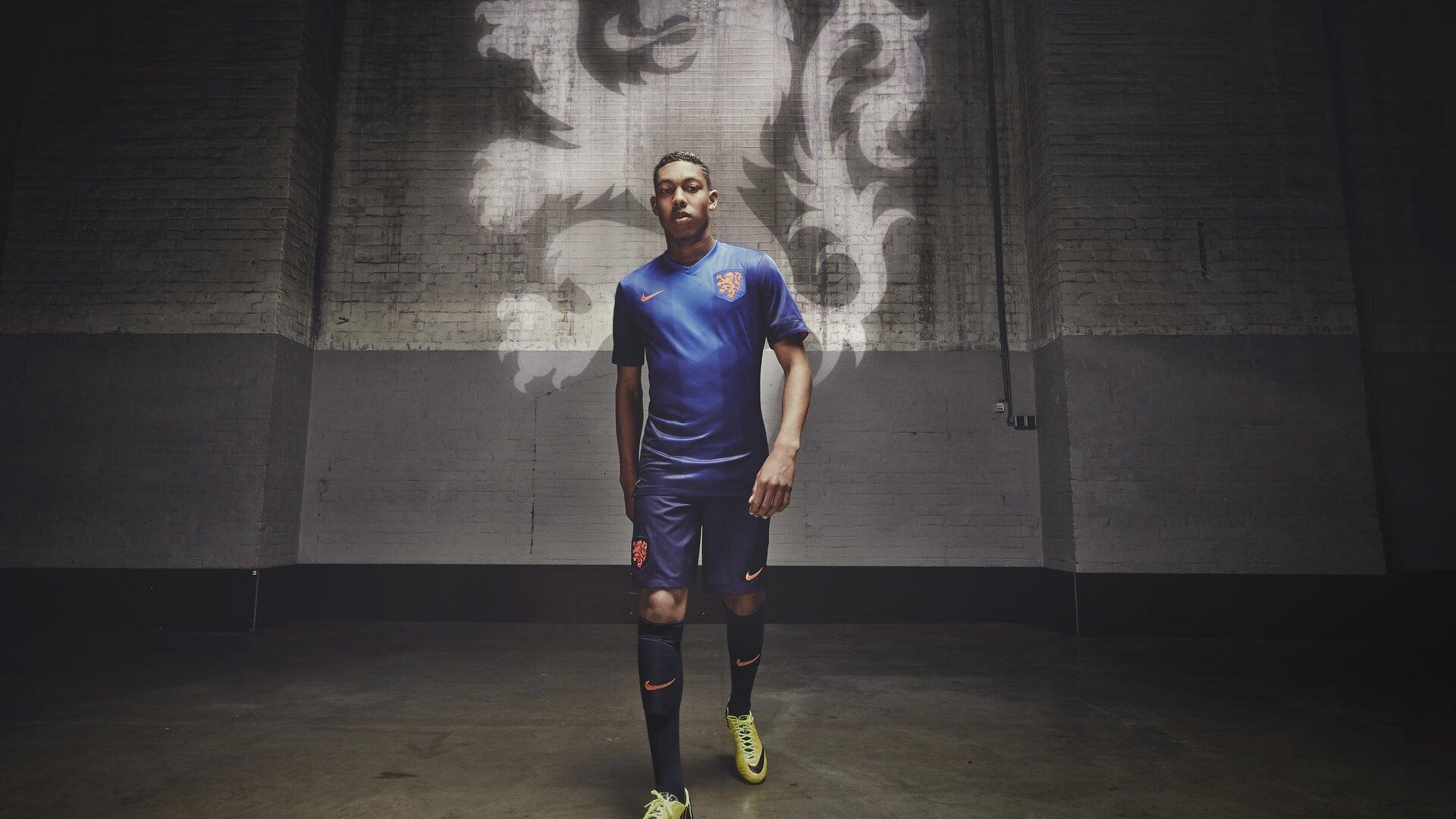 克鲁伊夫定律再现江湖，现代足球战术演进的终极密码？