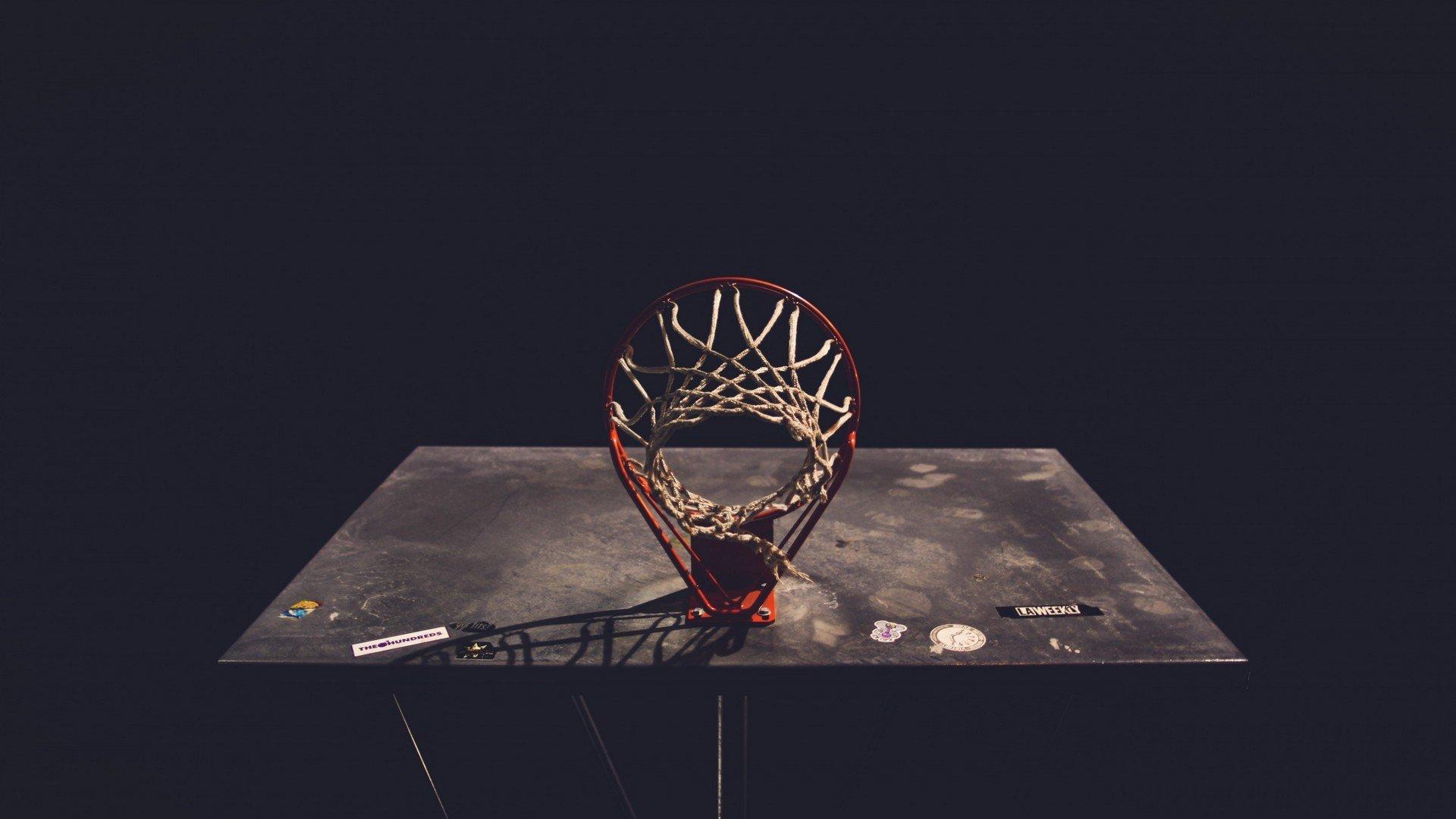 谢尔维戴袖标引领猎鹰翱翔 虽失点仍率队夺关键胜利