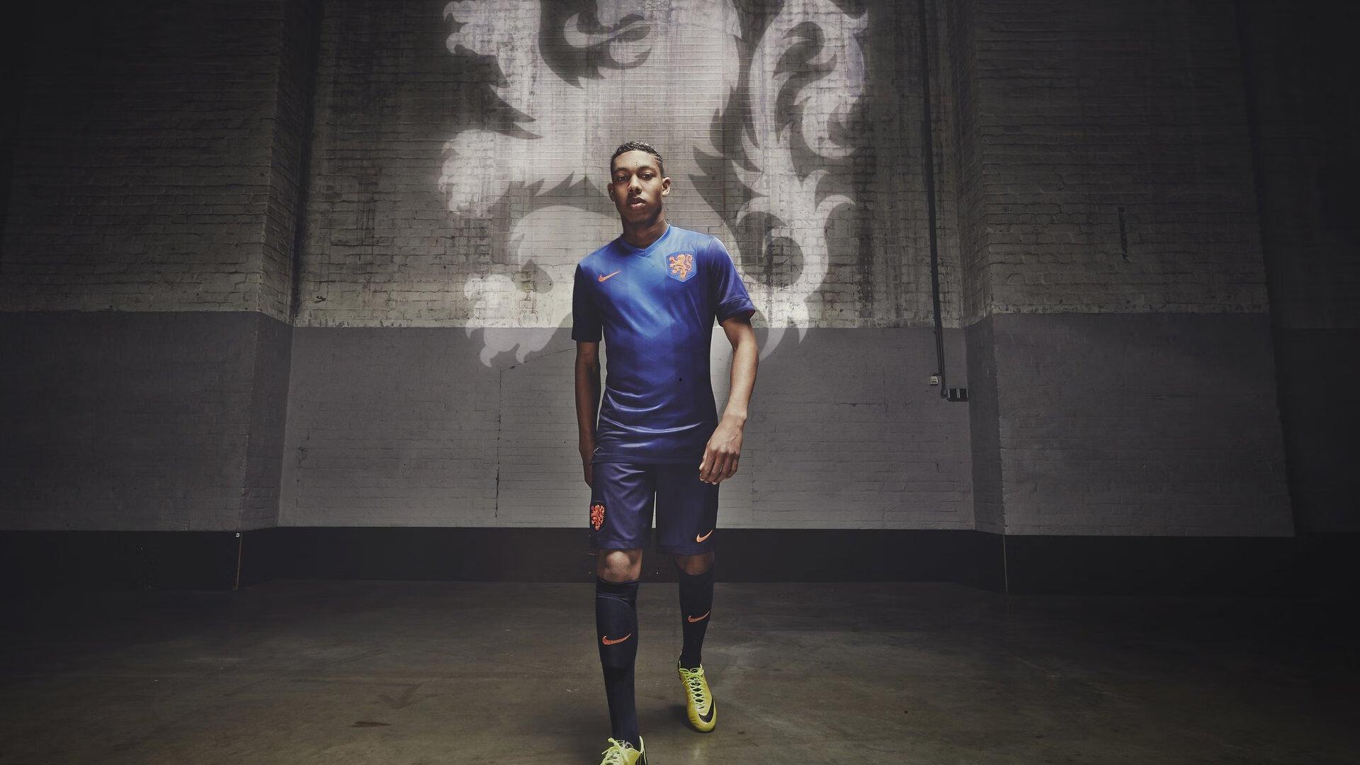 足球规则迎来历史性革新，世界杯获准引入角球与第二张黄牌VAR